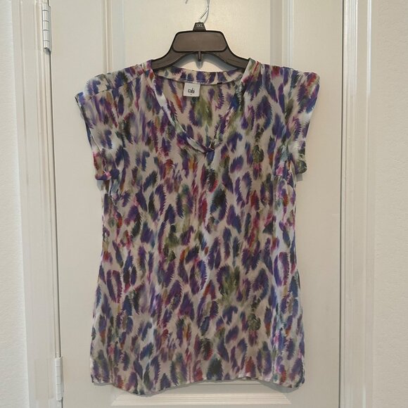Cabi Womens Multicolor Feather Print V-Neck Short Sleeve Blouse S 100% Polyester - Picture 1 of 7